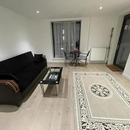 Brand New 2 Bedroom Apartment